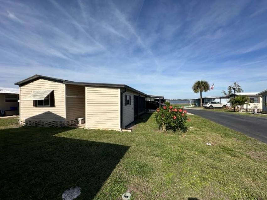 581 Lake Henry a Winter Haven, FL Mobile or Manufactured Home for Sale